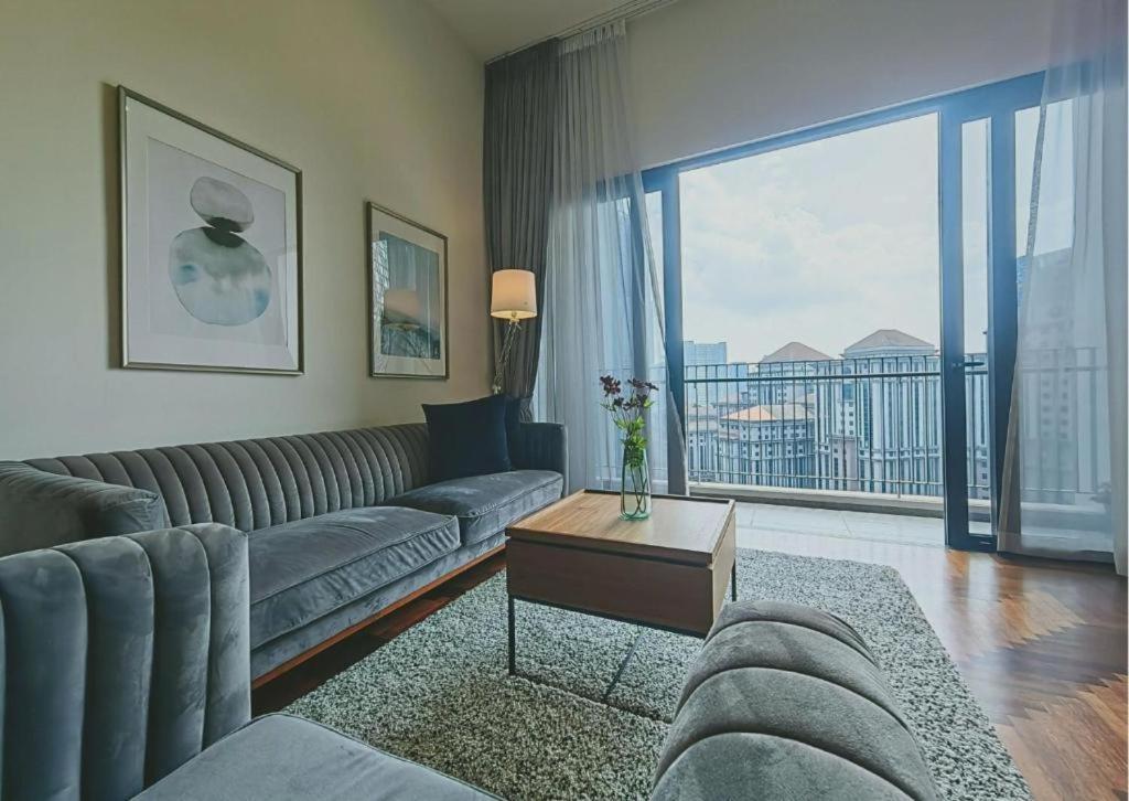 Luxury At The Mews Klcc Apartment